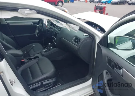 2017 Volkswagen Jetta 1.4T Se z USA, uszkodzony, nr VIN 3VWDB7AJ6HM369446